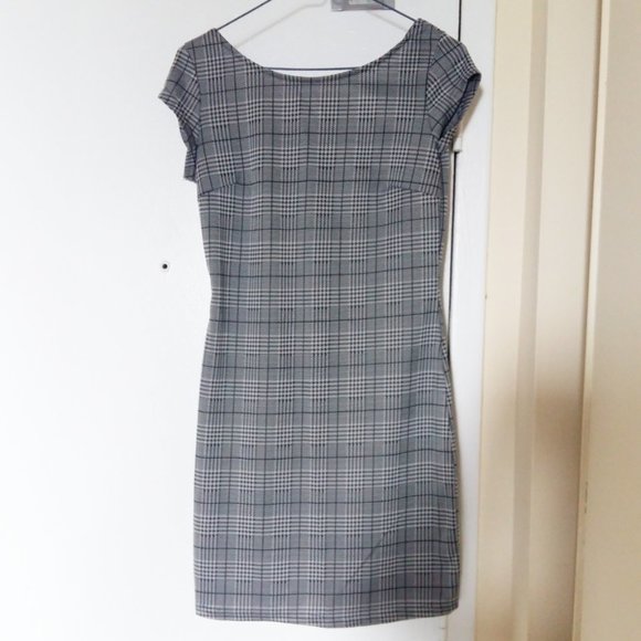 SHEIN Dresses & Skirts - SOLD !! Free with purchase over 250!! Boat neck Formal mini dress ( 2 for 30$)